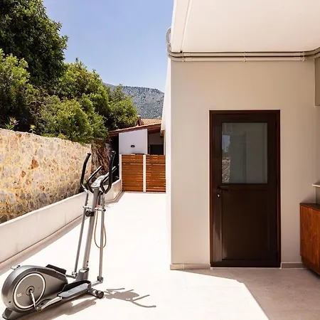 Promitheas Villa, With Pool & Heated Whirlpool, By Thinkvilla Vlikhadha