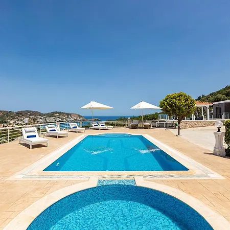 Promitheas Villa, With Pool & Heated Whirlpool, By Thinkvilla Vlikhadha